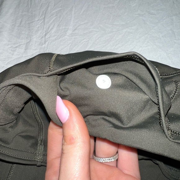 NEVER WORN FAST & FREE LULULEMON LEGGINGS - Picture 3 of 5